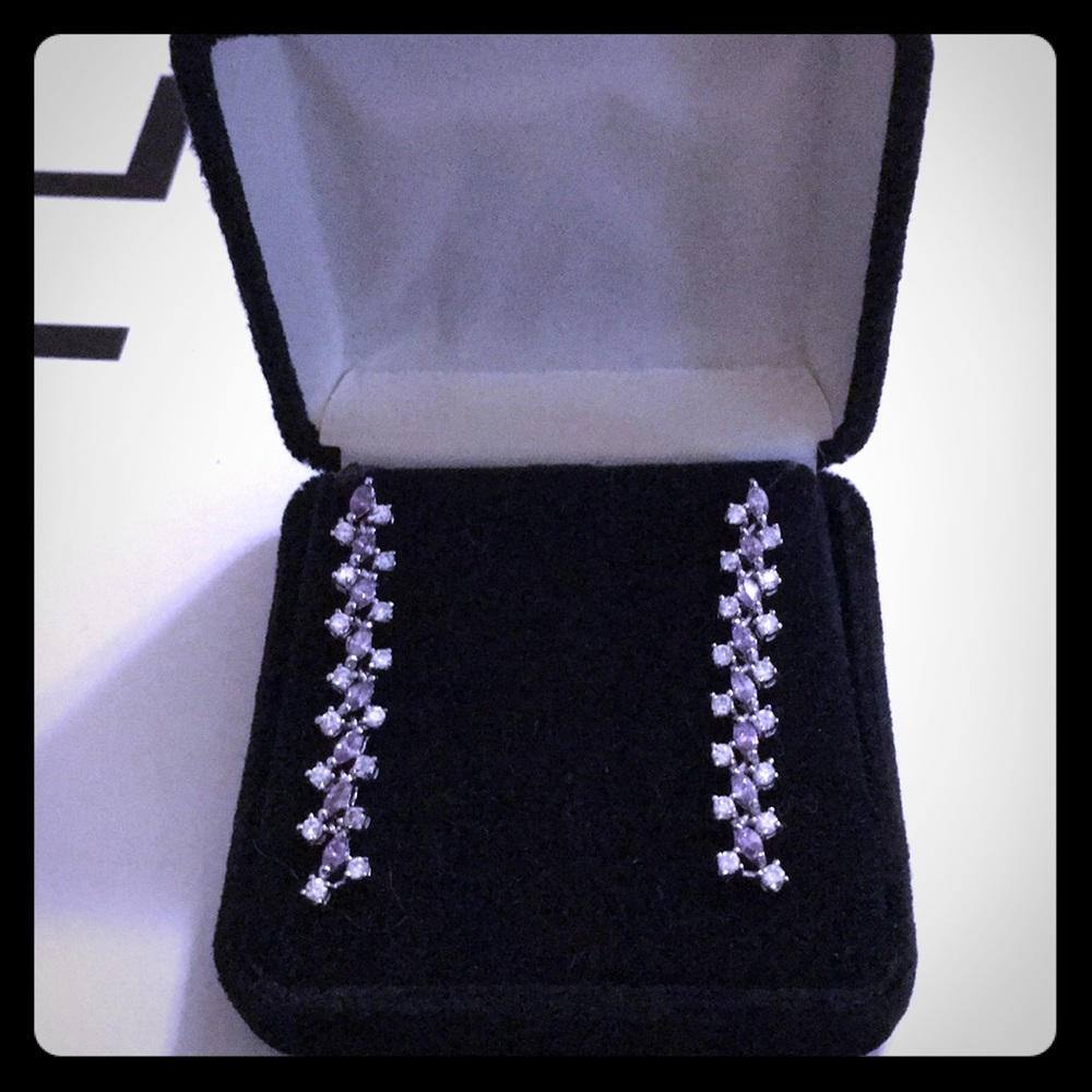 Dangling earrings clear and lavender stones